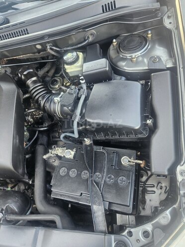 Toyota Corolla 2005, 412,000 km - 1.4 l - Gəncə