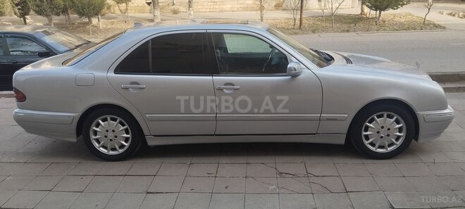 Mercedes E 240 2000, 315,789 km - 2.4 l - Xırdalan