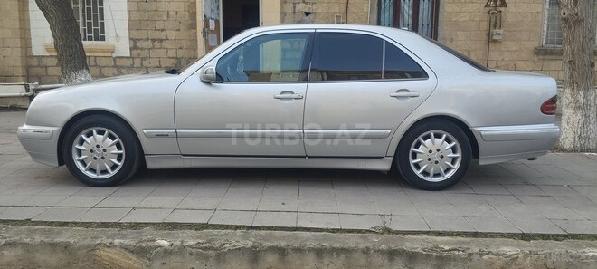 Mercedes E 240 2000, 315,789 km - 2.4 l - Xırdalan