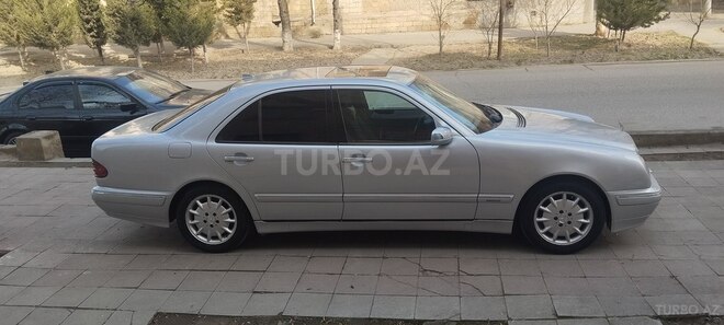 Mercedes E 240 2000, 315,789 km - 2.4 l - Xırdalan