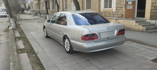 Mercedes E 240 2000, 315,789 km - 2.4 l - Xırdalan