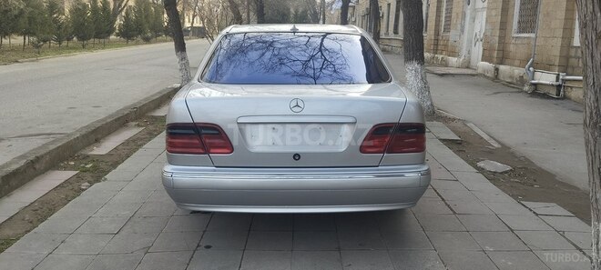 Mercedes E 240 2000, 315,789 km - 2.4 l - Xırdalan