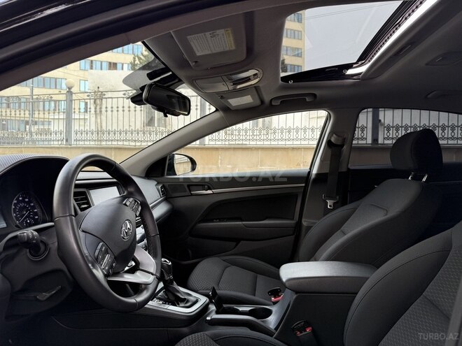 Hyundai Elantra 2019, 68,000 km - 2.0 l - Bakı