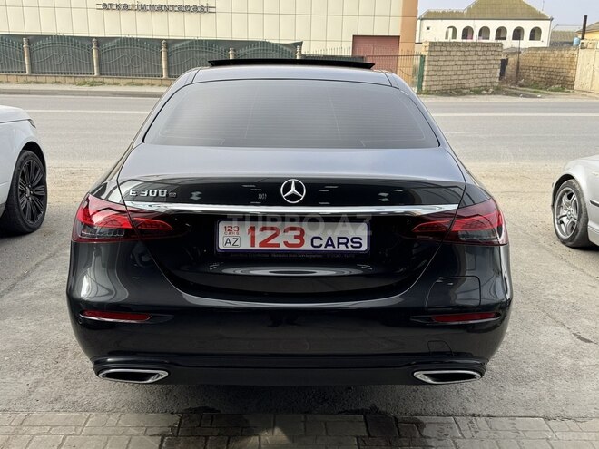 Mercedes E 300 e-4