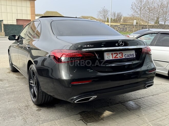 Mercedes E 300 e-2