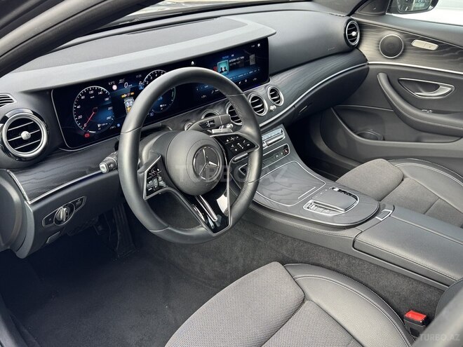 Mercedes E 300 e-8