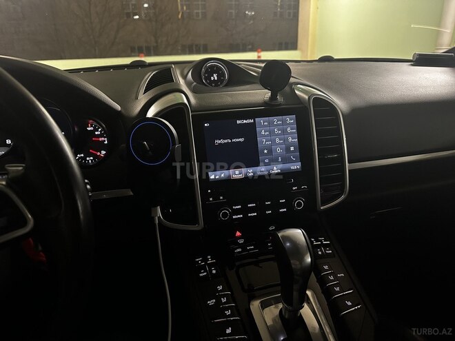 Porsche Cayenne-4