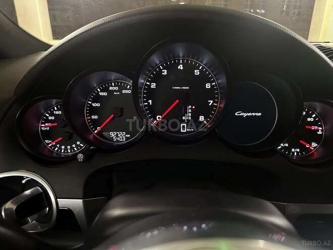 Porsche Cayenne-6