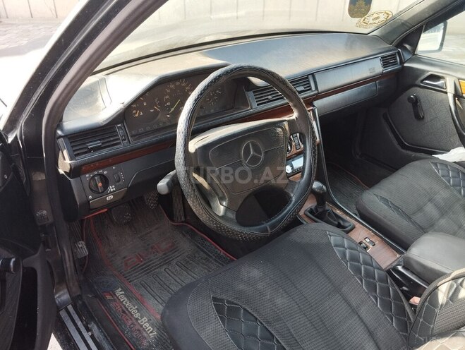 Mercedes E 200 d 1994, 268,000 km - 2.0 l - Bakı