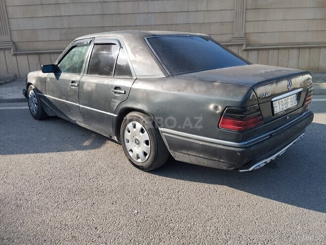 Mercedes E 200 d 1994, 268,000 km - 2.0 l - Bakı