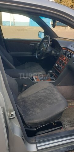 Mercedes E 200 1995, 400,000 km - 2.0 l - Göyçay