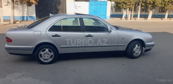 Mercedes E 200 1995, 400,000 km - 2.0 l - Göyçay