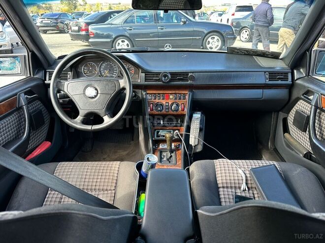 Mercedes E 280 1994, 333,700 km - 2.8 l - Bakı