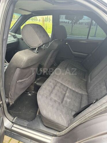 Mercedes C 200 1996, 271,214 km - 2.0 l - Masallı