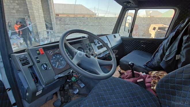 Mercedes 814 D 1981, 999,999 km - 4.0 l - Gəncə