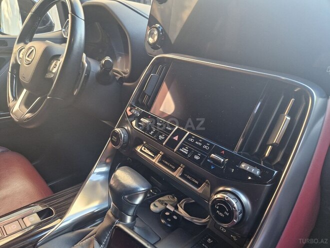 Lexus LX 500d-6