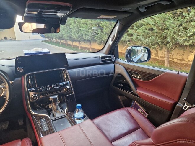 Lexus LX 500d-10