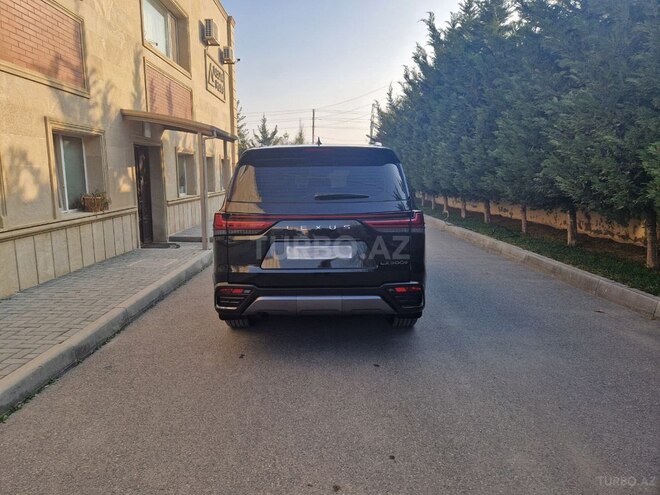 Lexus LX 500d-4