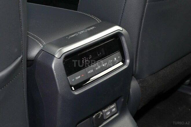 Toyota Land Cruiser Prado-12