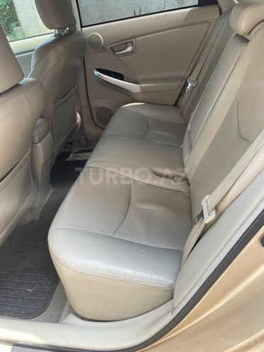 Toyota Prius-9