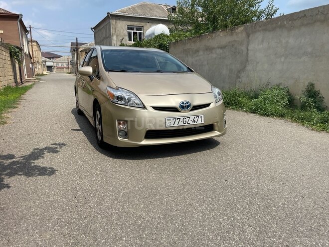 Toyota Prius-5