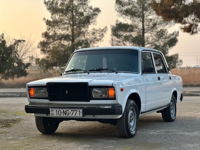 LADA (VAZ) 2107 2004, 25,600 km - 1.6 l - Salyan