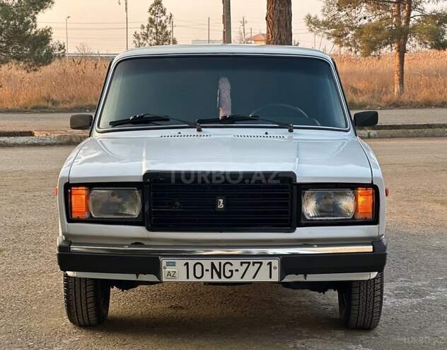 LADA (VAZ) 2107 2004, 25,600 km - 1.6 l - Salyan