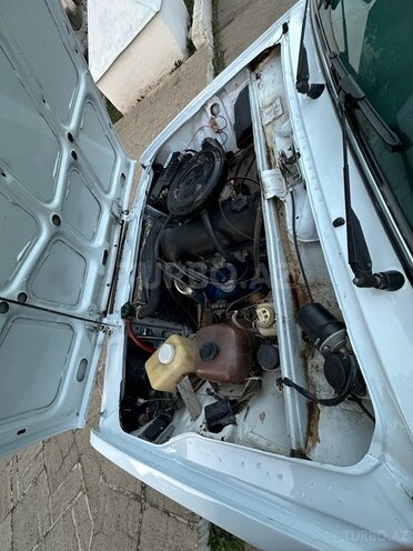 LADA (VAZ) 2107 2004, 25,600 km - 1.6 l - Salyan
