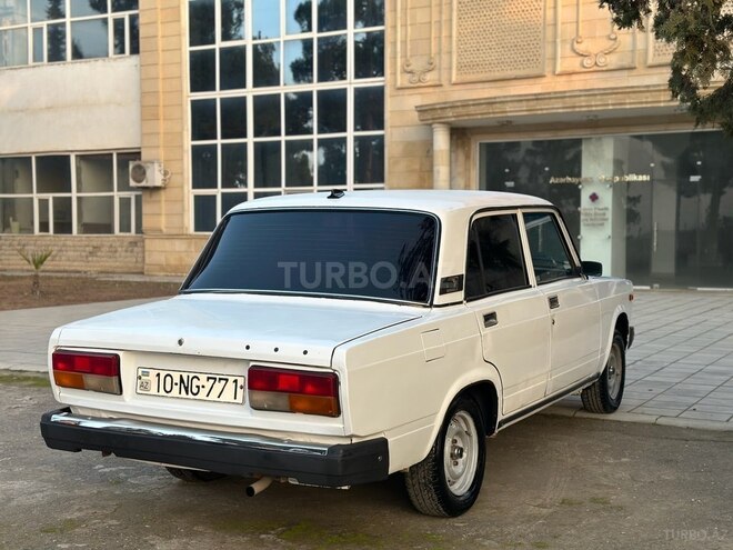 LADA (VAZ) 2107 2004, 25,600 km - 1.6 l - Salyan