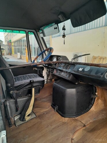 Mercedes 208 D 1989, 237,670 km - 2.3 л - Sabirabad