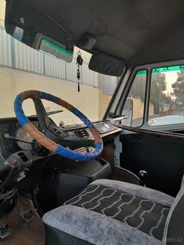 Mercedes 208 D 1989, 237,670 km - 2.3 л - Sabirabad