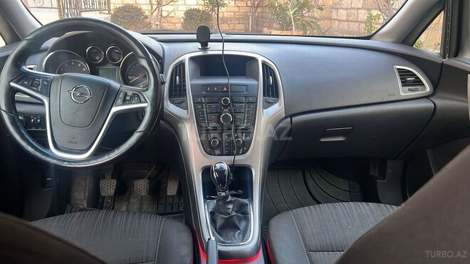 Opel Astra 2011, 313,200 km - 1.4 л - Bakı