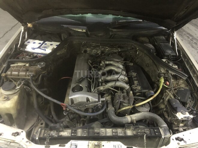 Mercedes E 250 1993, 453,894 km - 2.5 л - Bakı