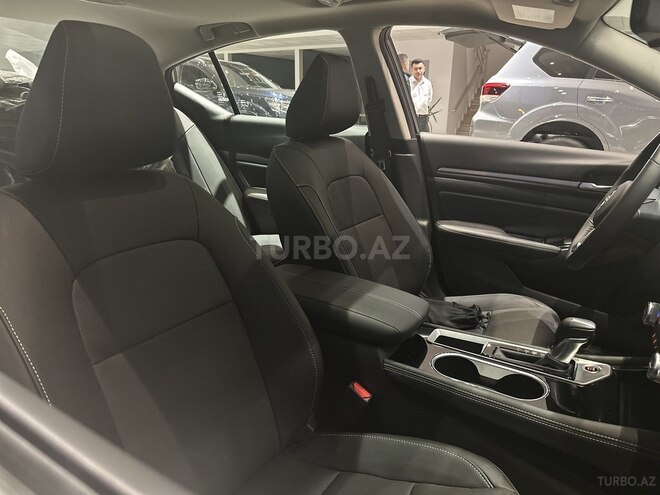 Nissan Altima-11