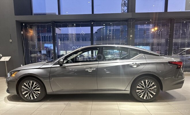 Nissan Altima-7