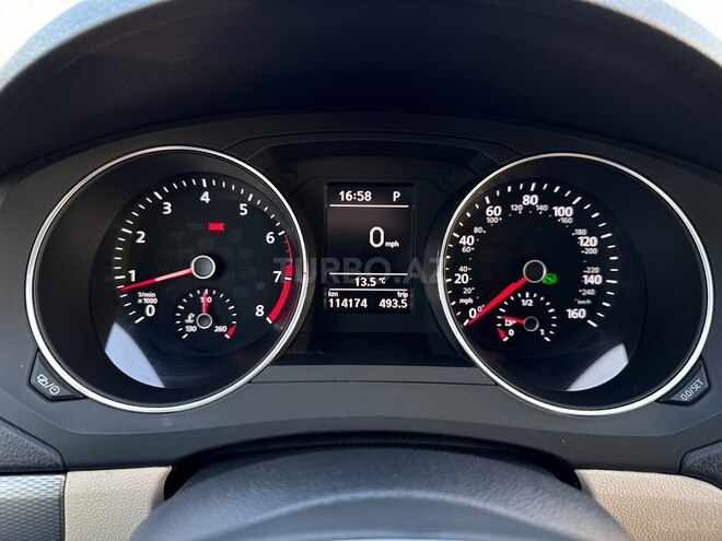 Volkswagen Jetta-8