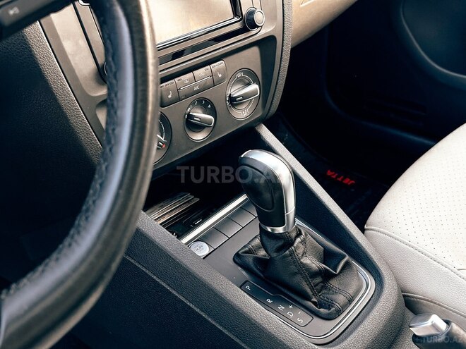Volkswagen Jetta-9