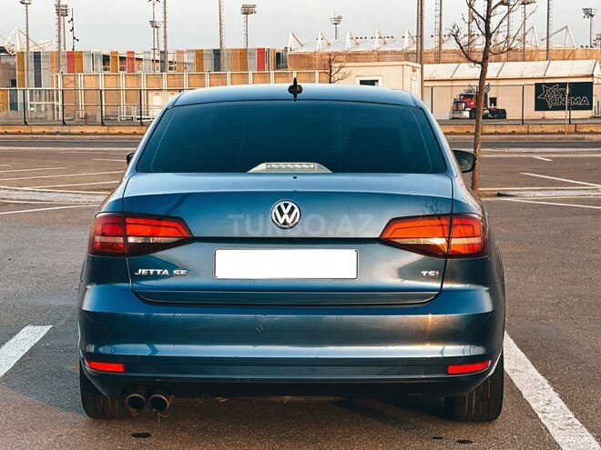 Volkswagen Jetta-5