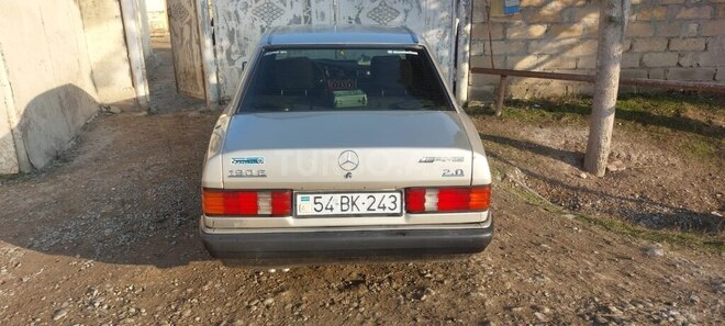 Mercedes 190 1991, 380,000 km - 2.0 l - Sabirabad