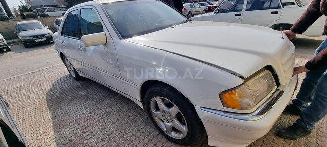 Mercedes C 220 2000, 321,456 km - 2.2 l - Bakı