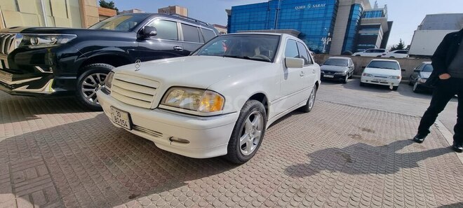 Mercedes C 220 2000, 321,456 km - 2.2 l - Bakı