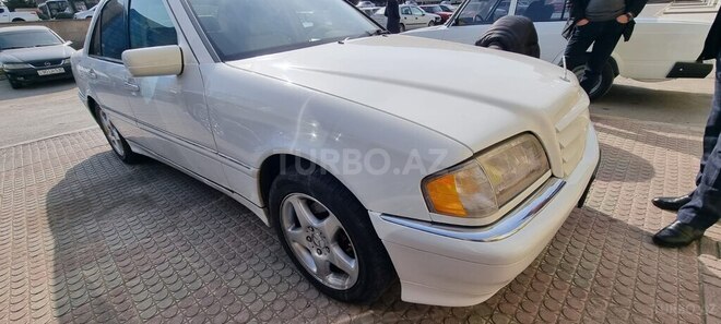 Mercedes C 220 2000, 321,456 km - 2.2 l - Bakı