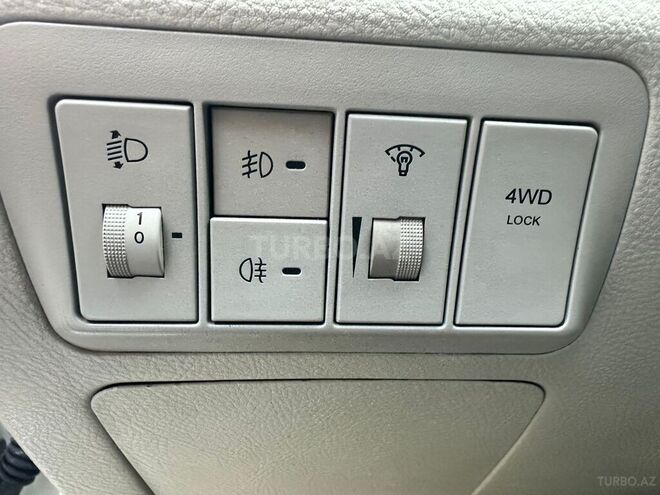 Hyundai Santa Fe-13
