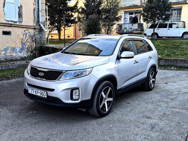 Kia Sorento 2014, 240,000 km - 2.0 l - Quba