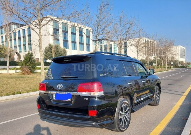 Toyota Land Cruiser 2018, 124,000 km - 4.6 l - Bakı