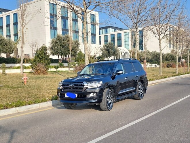 Toyota Land Cruiser 2018, 124,000 km - 4.6 l - Bakı