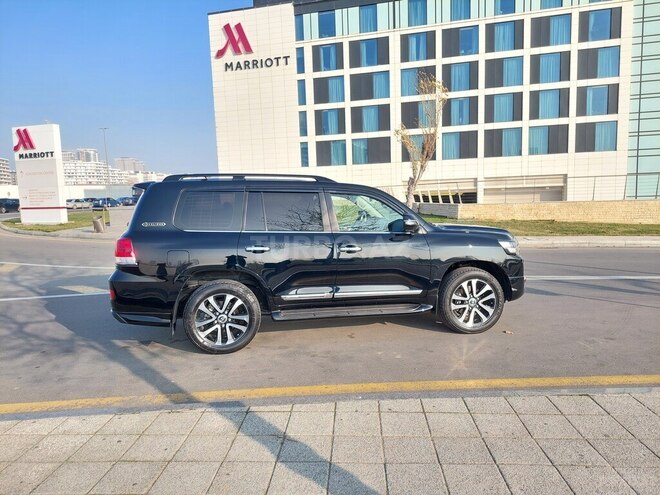 Toyota Land Cruiser 2018, 124,000 km - 4.6 l - Bakı