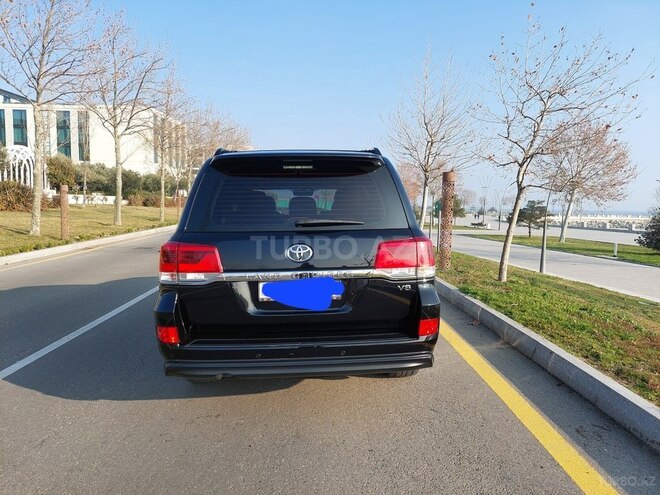 Toyota Land Cruiser 2018, 124,000 km - 4.6 l - Bakı