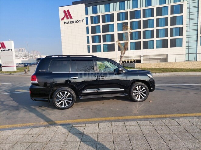 Toyota Land Cruiser 2018, 124,000 km - 4.6 l - Bakı