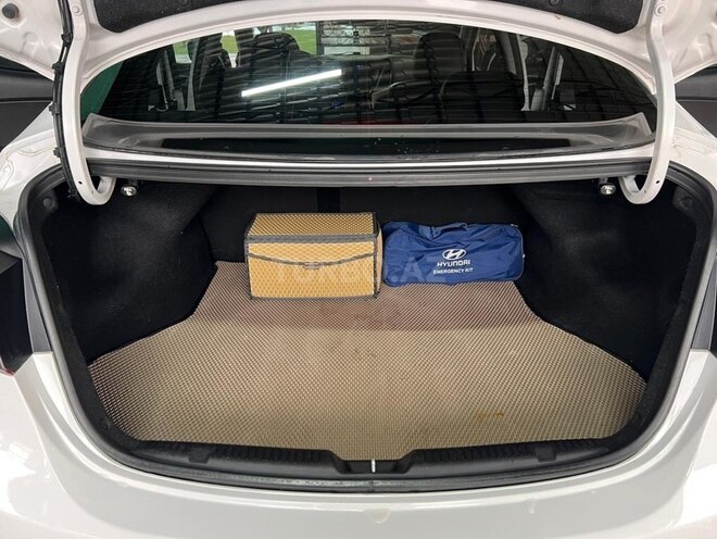 Hyundai Elantra 2015, 104,200 km - 1.8 л - Şabran